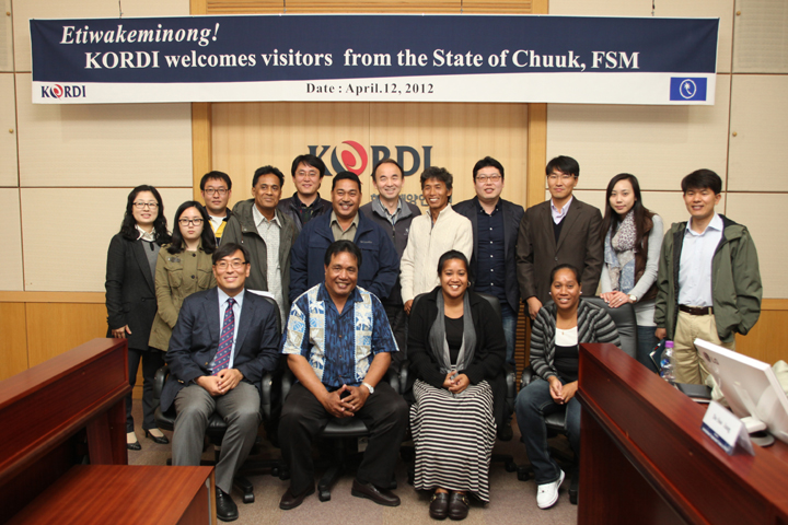 Visit by the governor of Chuuk and working staff of the KSORC