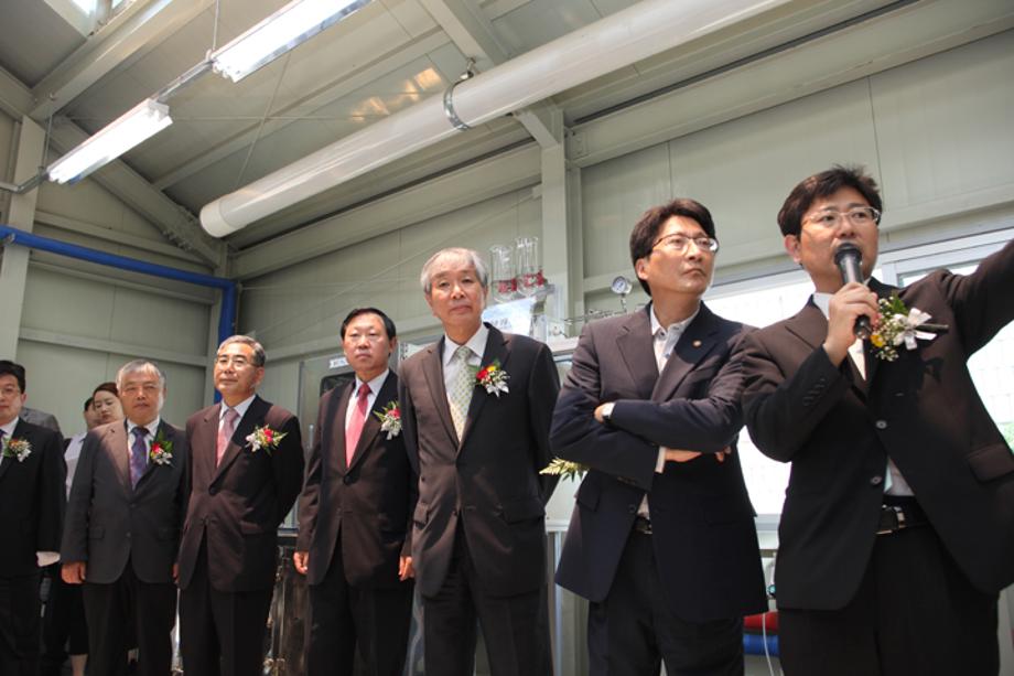 the ceremony for the completion of the Practical Production Plant,  "Bio-hydrogen production technology research & development project - Using marine thermophilic archaea"_image2