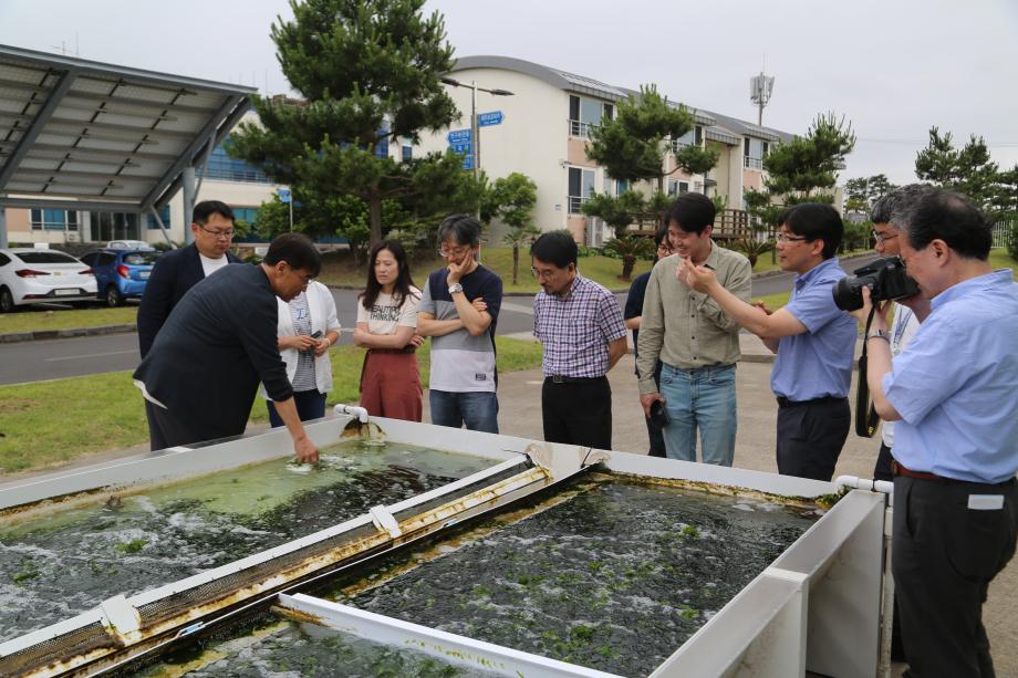 Inviting reporters from the Korea Science Journalists_image2